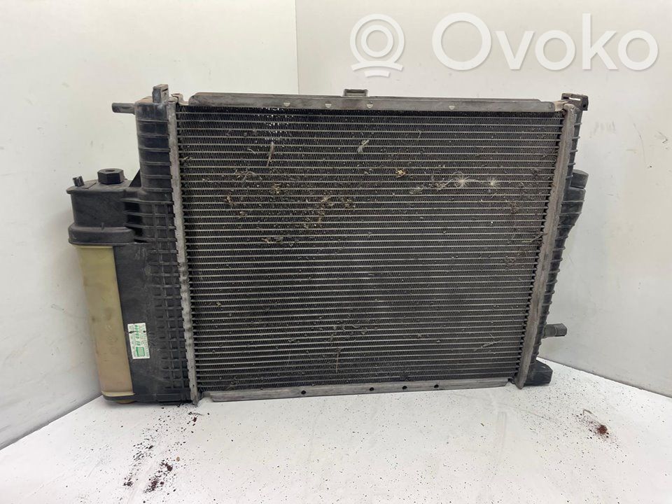 BMW 5 E34 Aušinimo skysčio radiatorius 