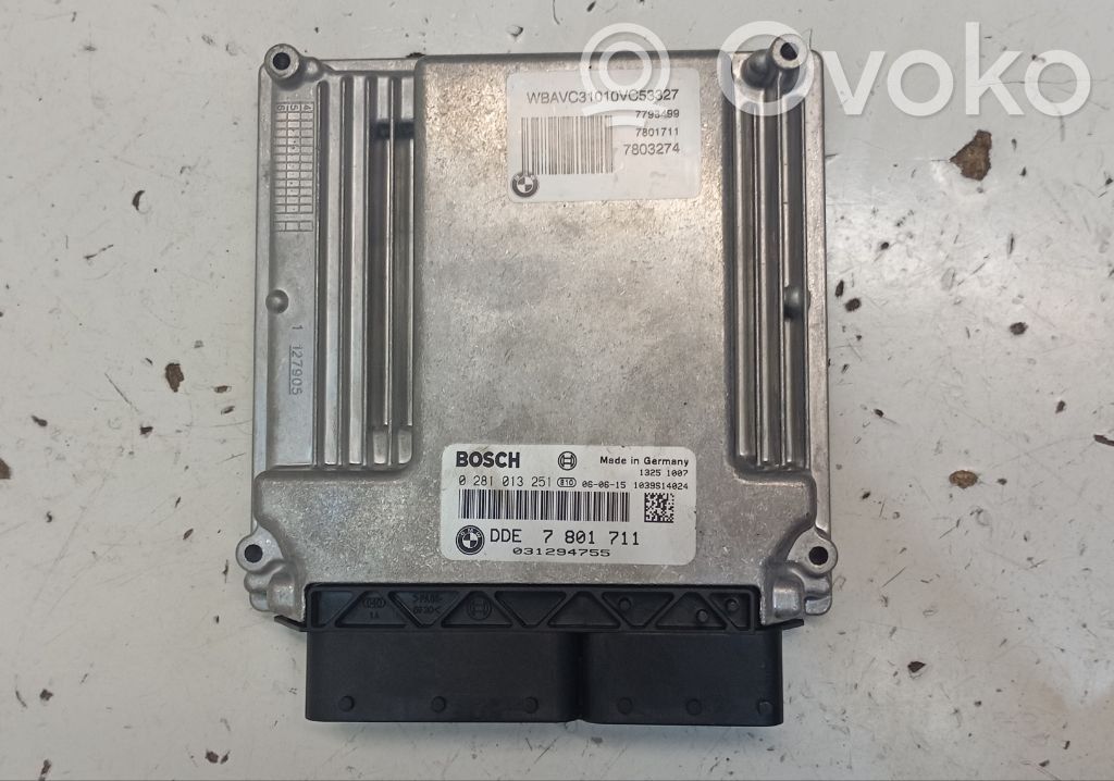 Unidad de control/módulo del motor   DDE7801711,559744