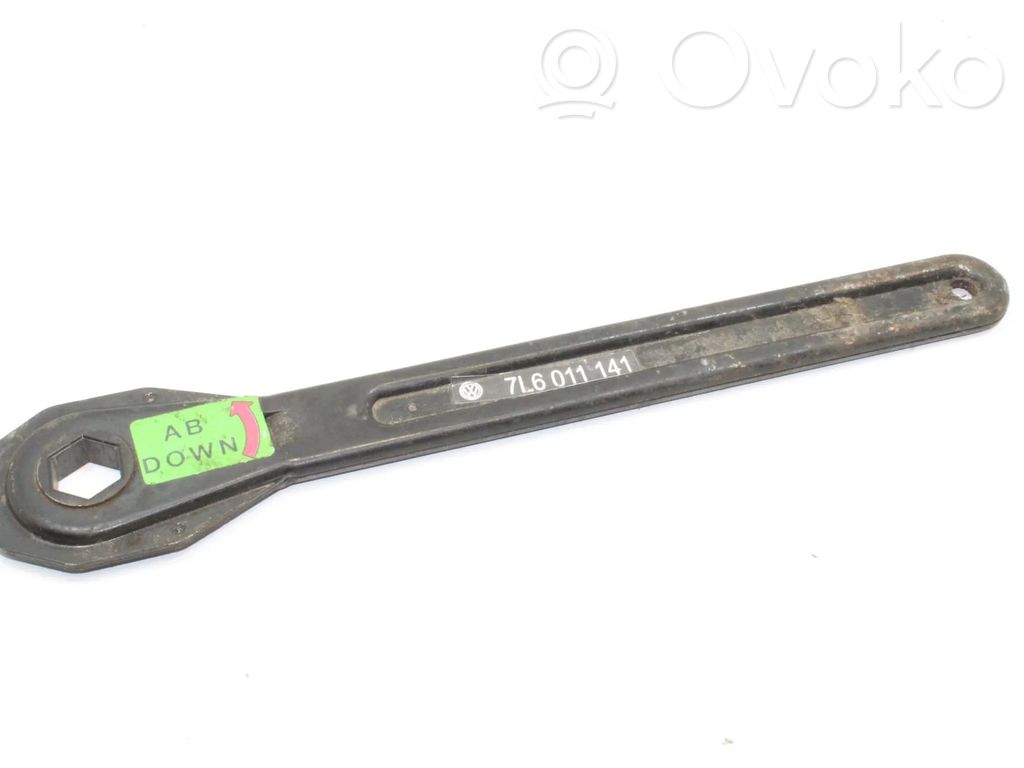 Tunkki   7L6011141