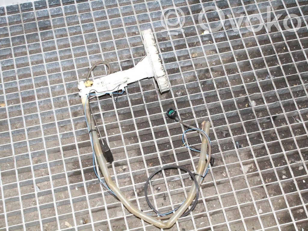 Fuel level sensor   8V419275BA