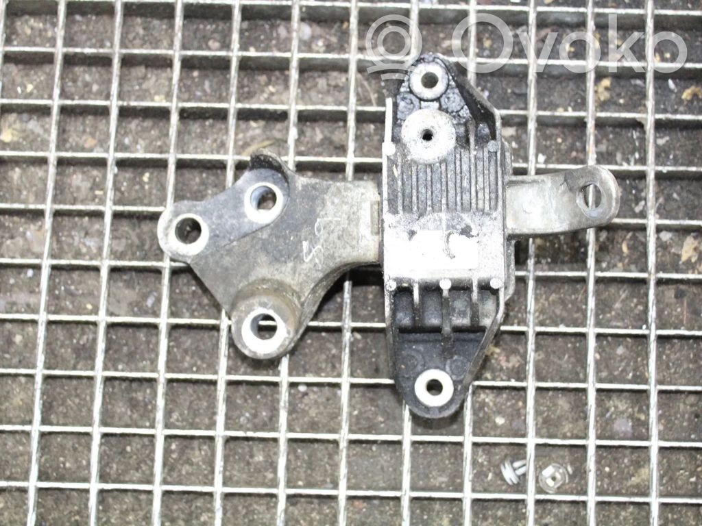 Chevrolet Orlando Gearbox mount 