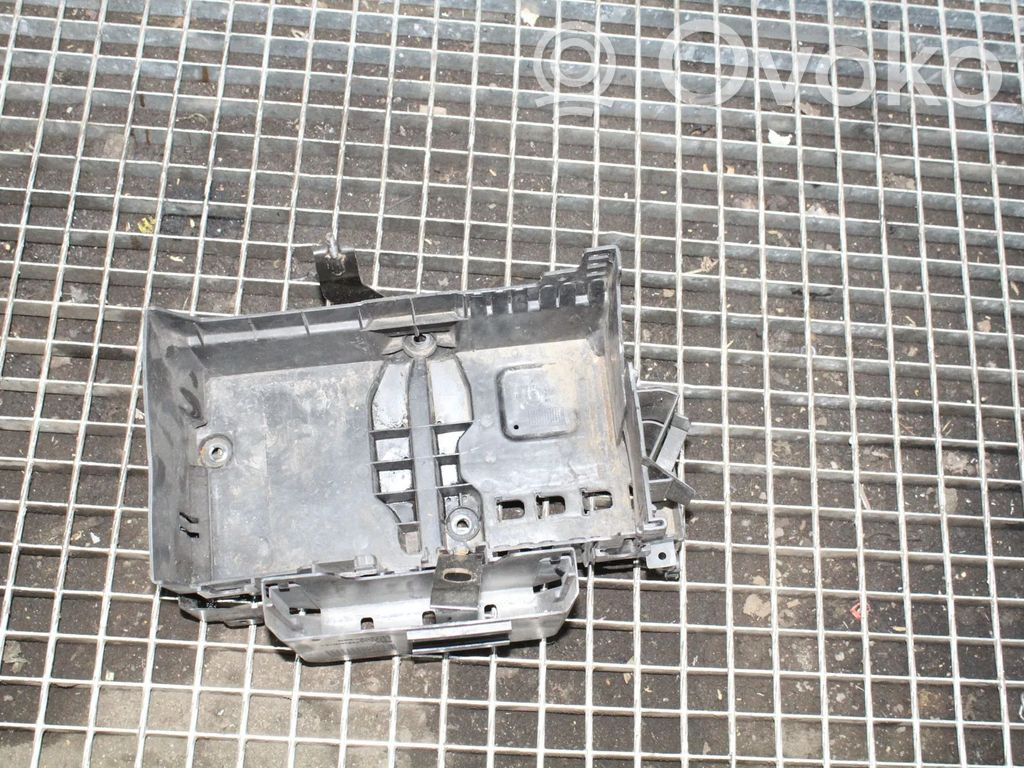 Chevrolet Orlando Battery box tray 