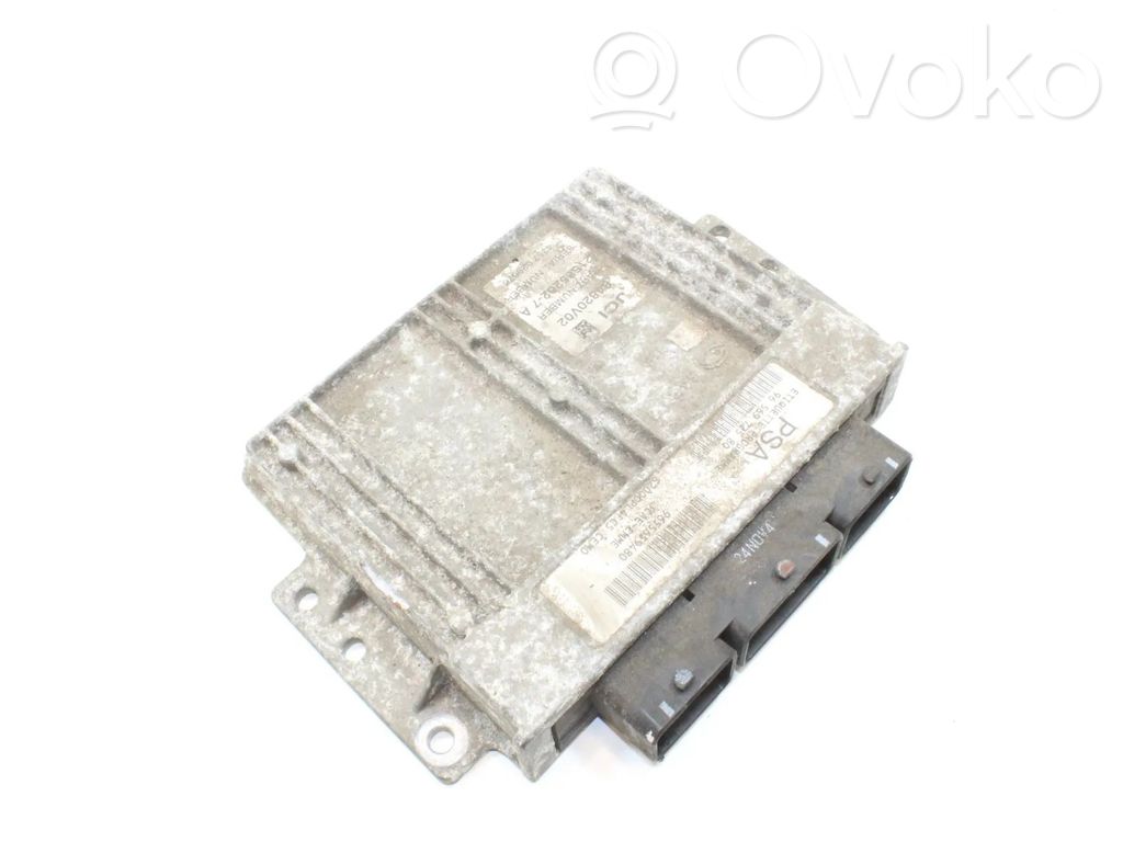 Peugeot 208 I Engine control unit/module 