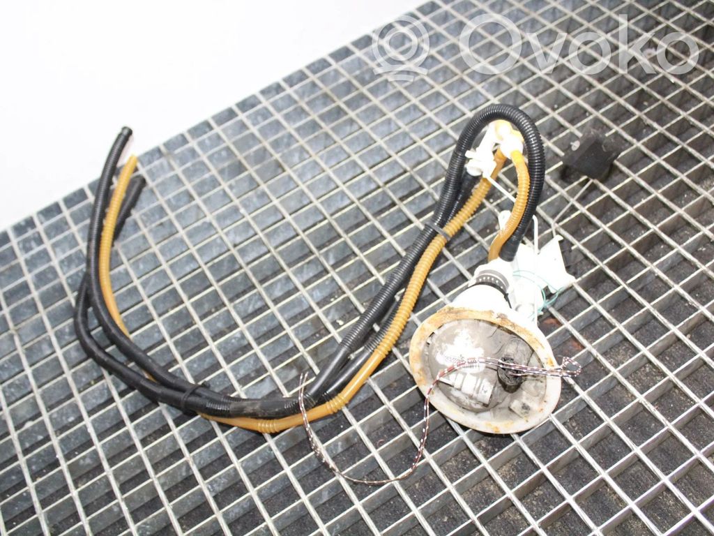 BMW 1 E82 E88 Bomba interna de combustible 