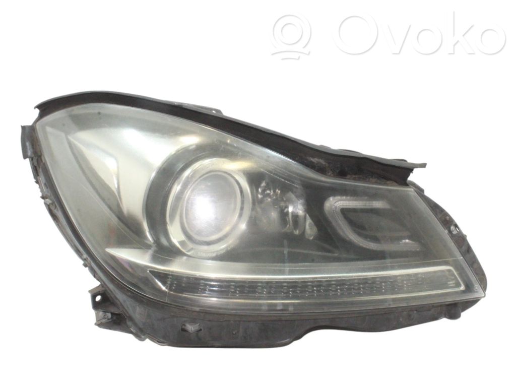 Mercedes-Benz C W204 Lampa przednia 