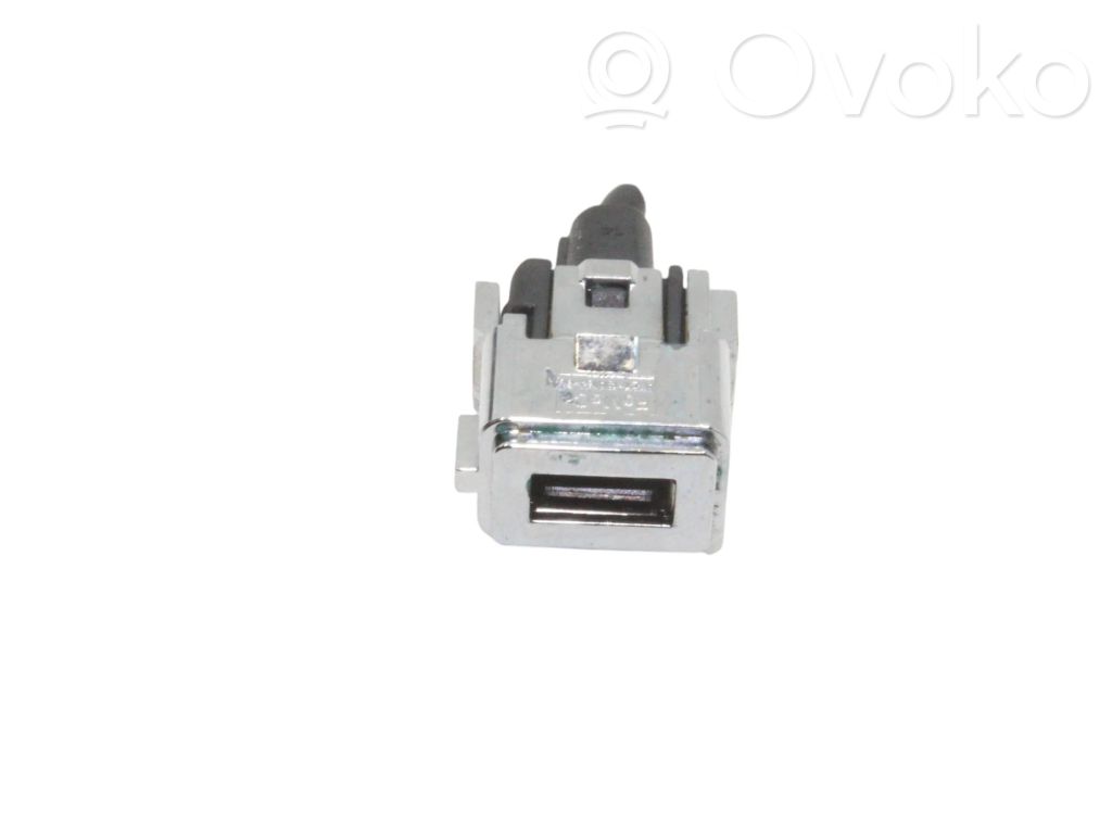 Ford Kuga II Enchufe conector USB 