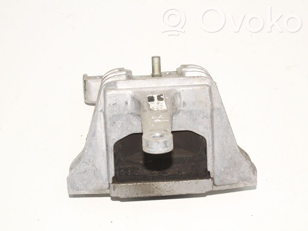 Engine mount bracket   21810G4000