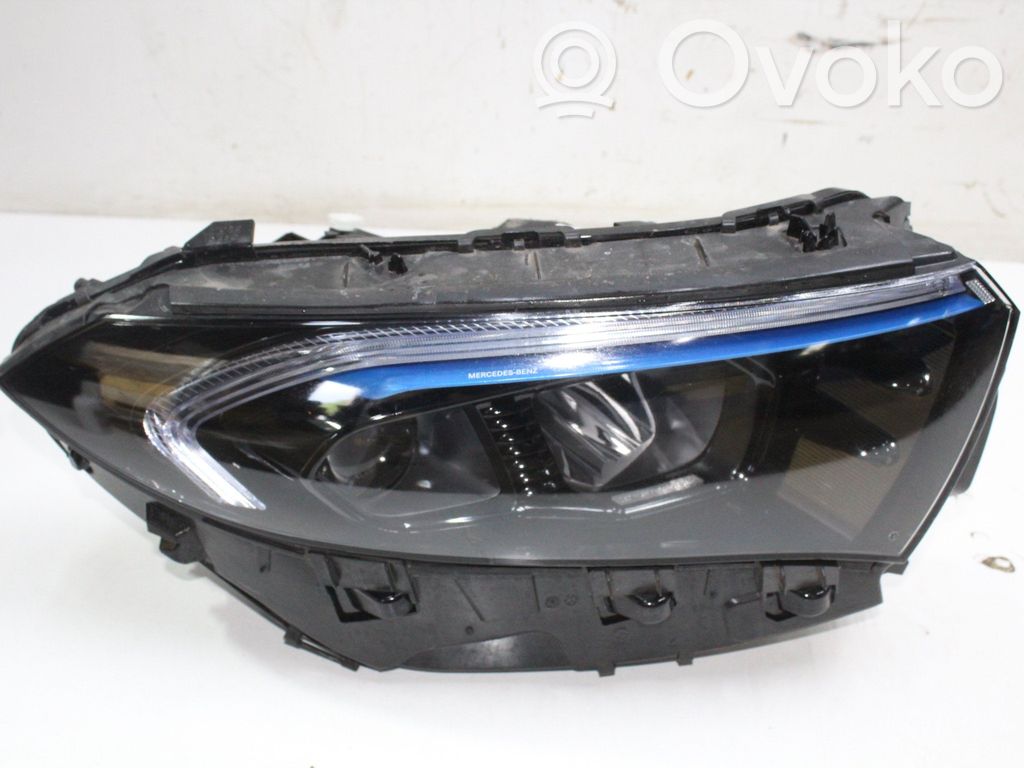 Mercedes-Benz EQA Scheinwerfer 