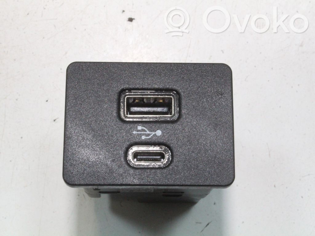 Enchufe conector USB   ML3T14F014AD