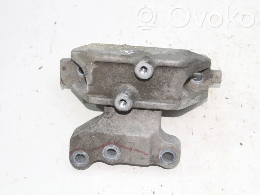 Engine mount bracket