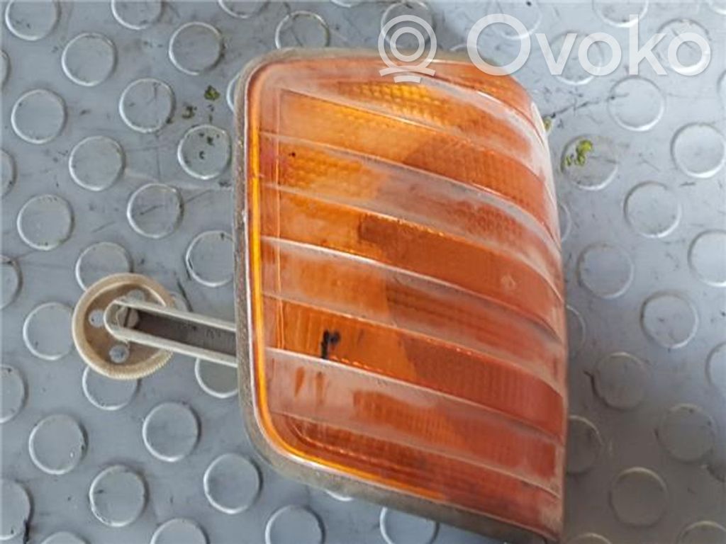 Mercedes-Benz 190 W201 Semnalizator față 