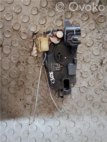 Opel Astra H Front door lock 