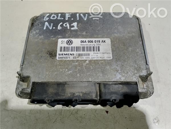 Volkswagen Golf V Engine control unit/module ECU 