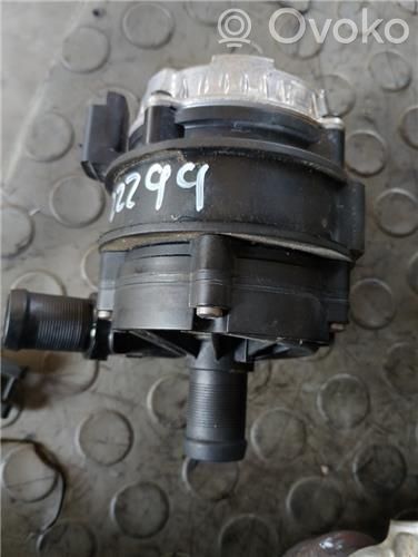 Dacia Duster II Pompe de circulation d'eau 