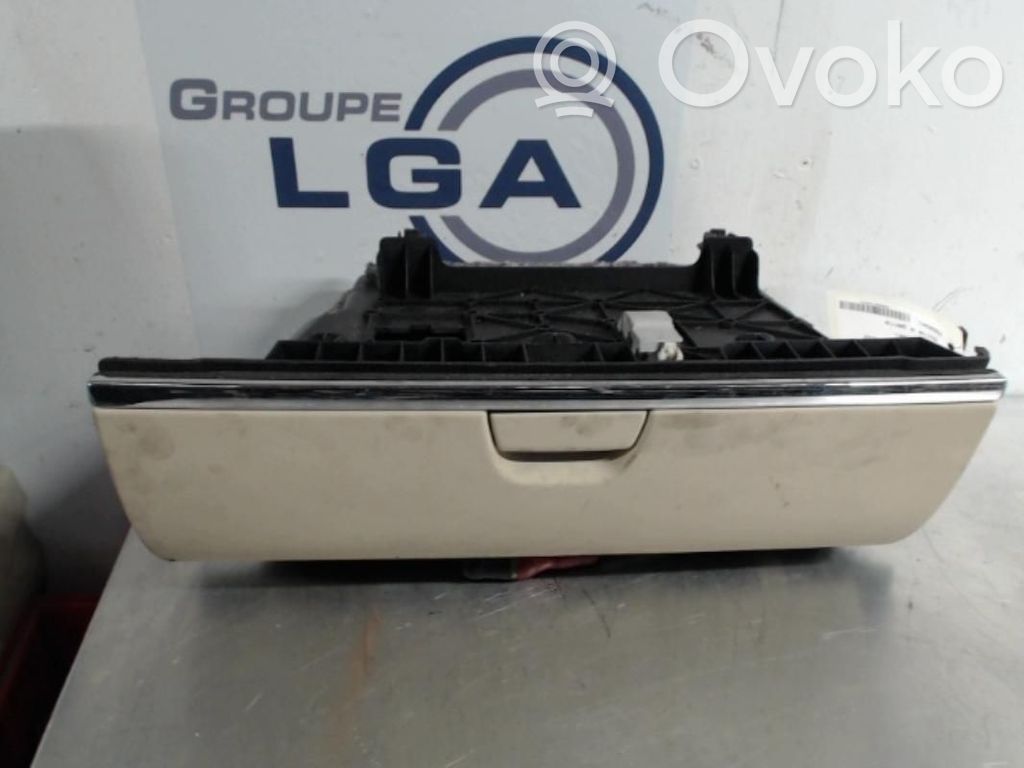 Citroen C6 Daiktadėžės (bordačioko) komplektas 