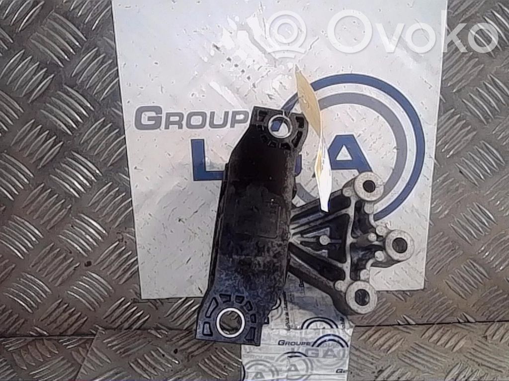 Renault Zoe Engine mount bracket 