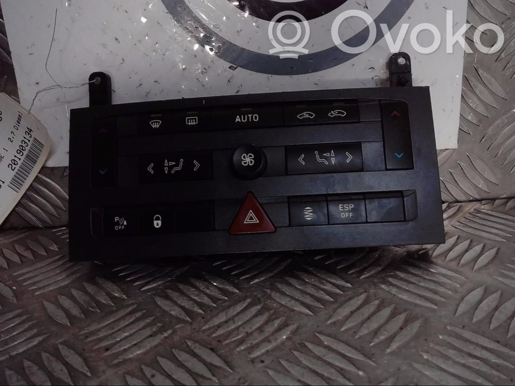 Peugeot 407 Climate control unit 