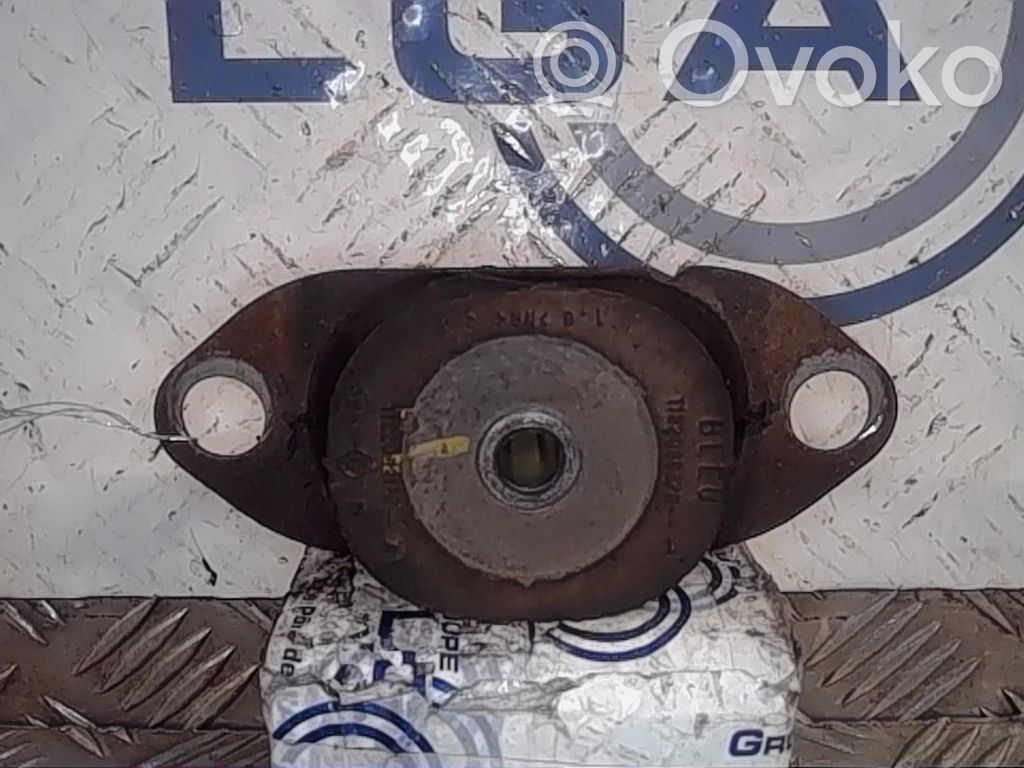 Dacia Duster Engine mount bracket 