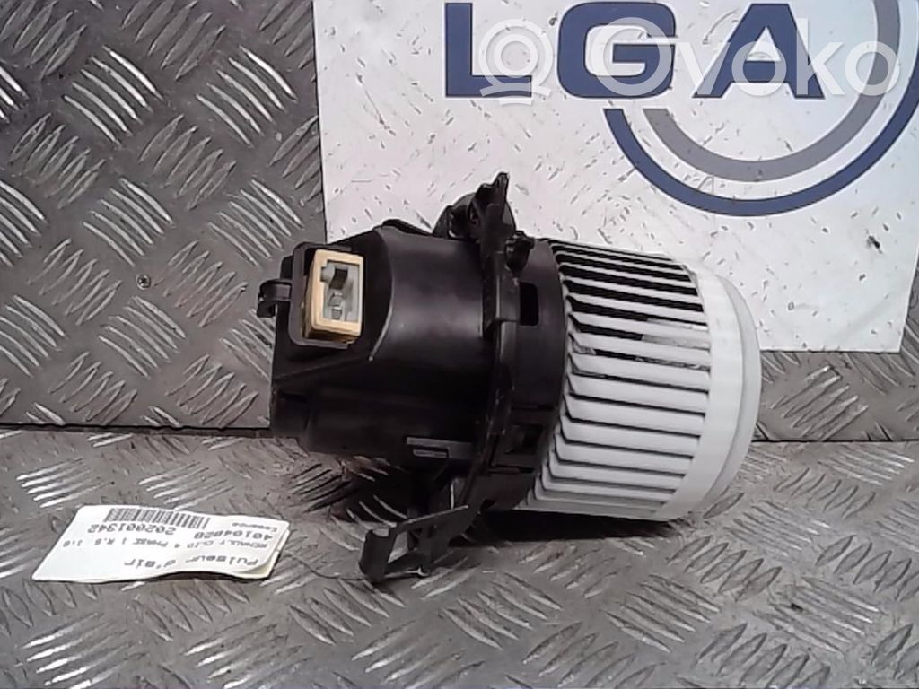 Renault Clio IV Lämmittimen puhallin 