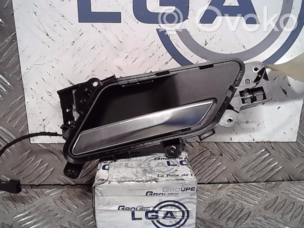 Manecilla interna puerta trasera   T2H17094