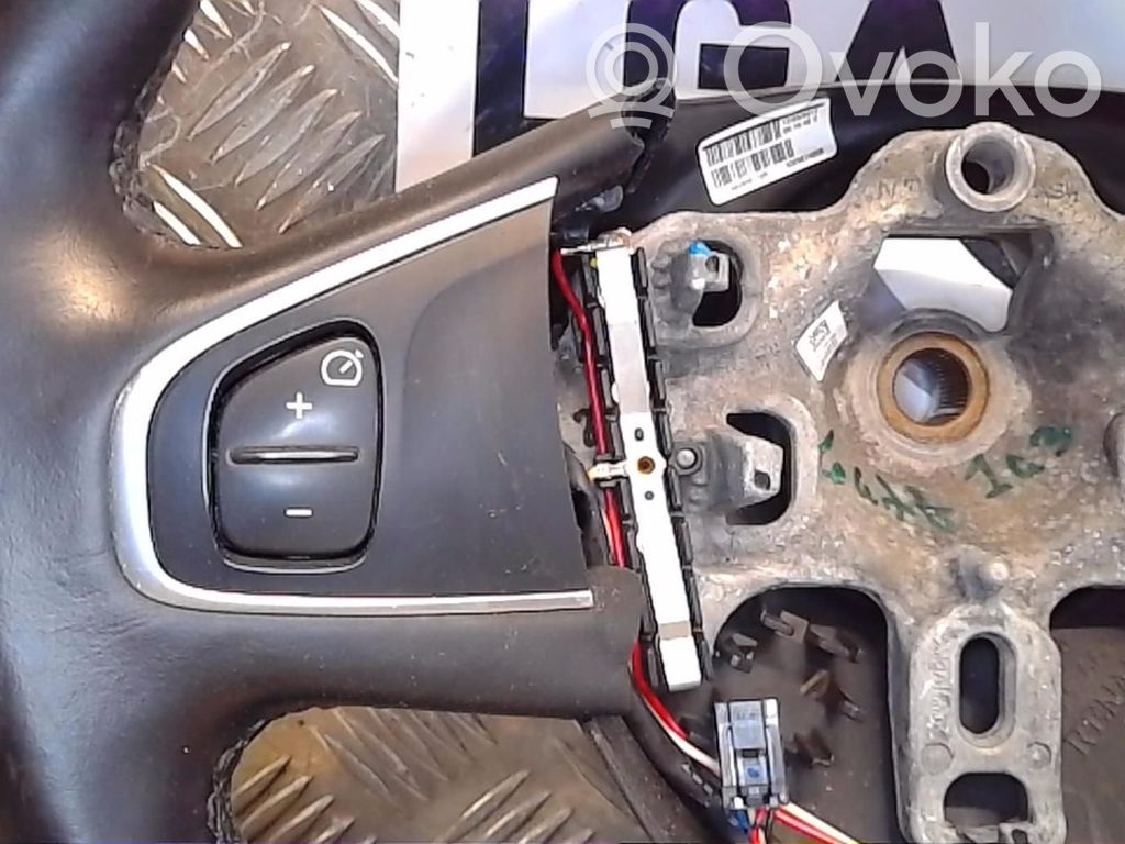 Renault Captur Steering wheel 