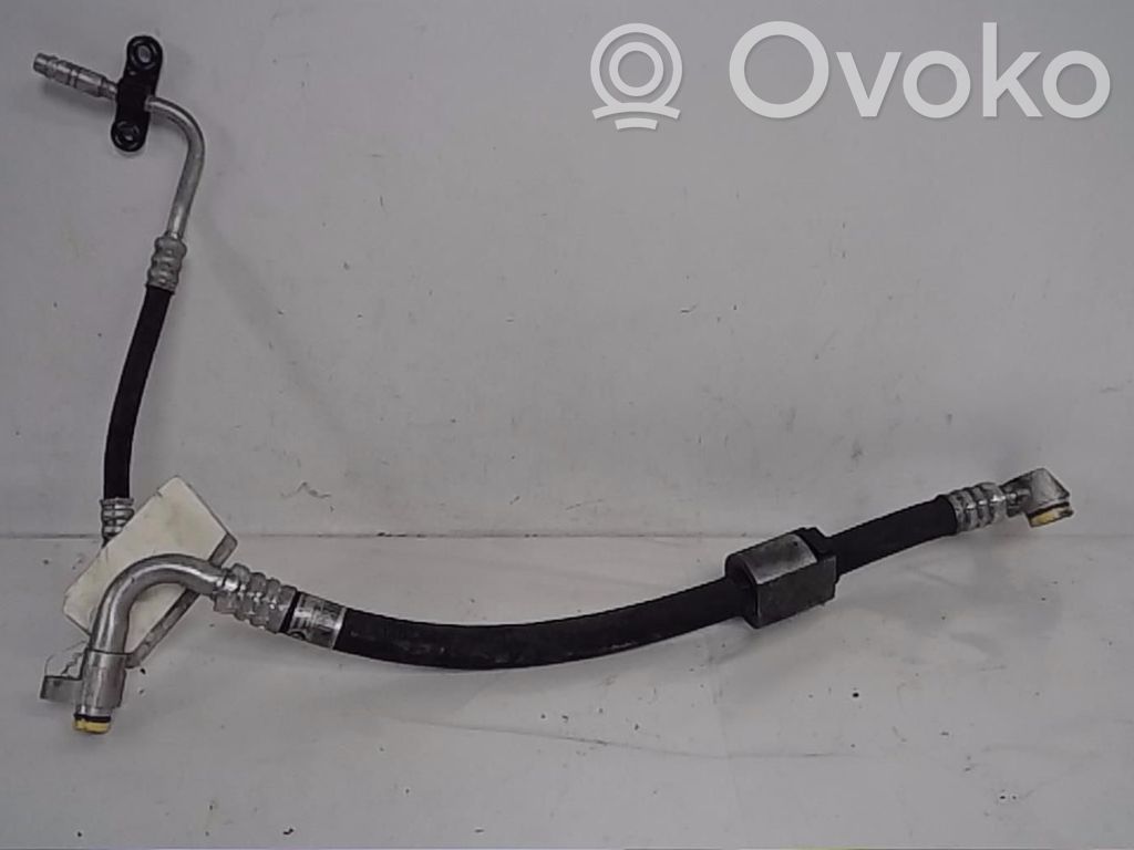 BMW 3 E90 E91 Ilmastointilaitteen putki (A/C) 