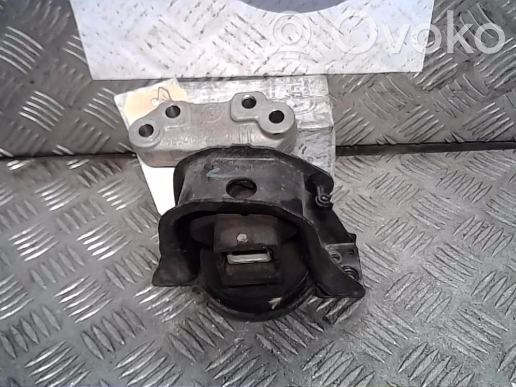 Citroen C3 Engine mount bracket 