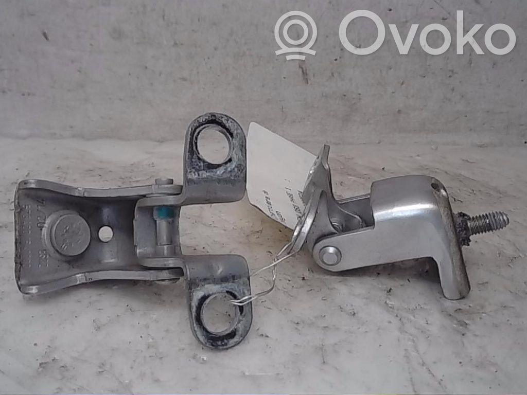 Citroen DS3 Tailgate/trunk/boot hinge 