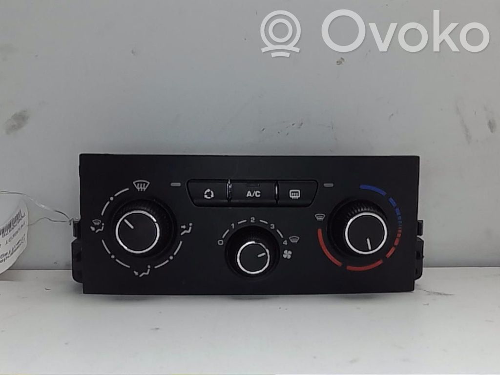 Peugeot 207 Climate control unit 