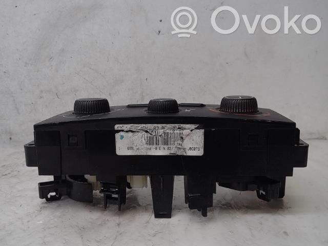 Peugeot 207 Climate control unit 