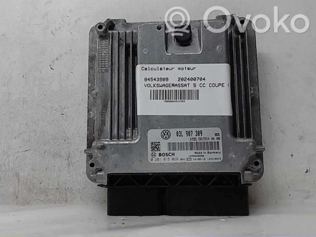 Volkswagen PASSAT CC Engine control unit/module 