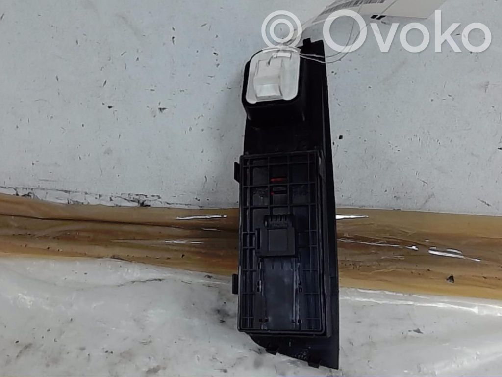 Electric window control switch   8U09598515PR