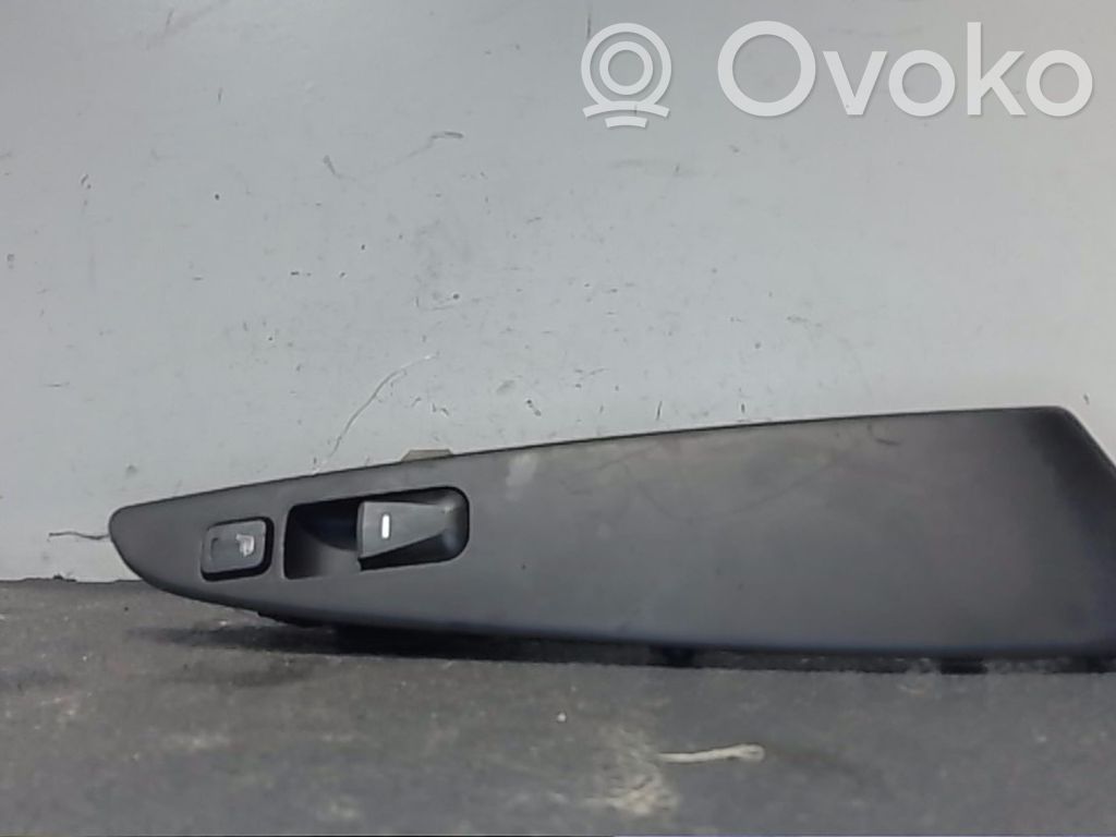 Hyundai ix35 Electric window control switch 