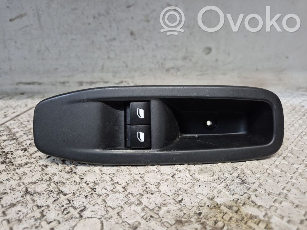 Peugeot 208 I Przyciski szyb 