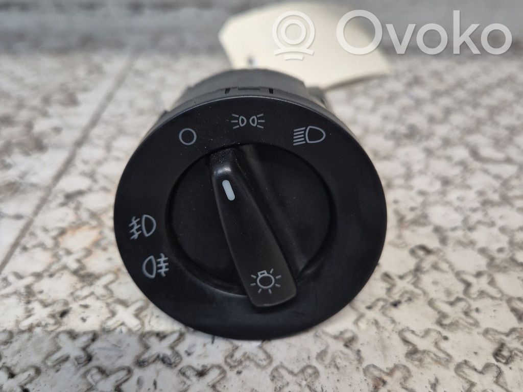 Skoda Fabia Mk2 (5J) Interruptor de luz 