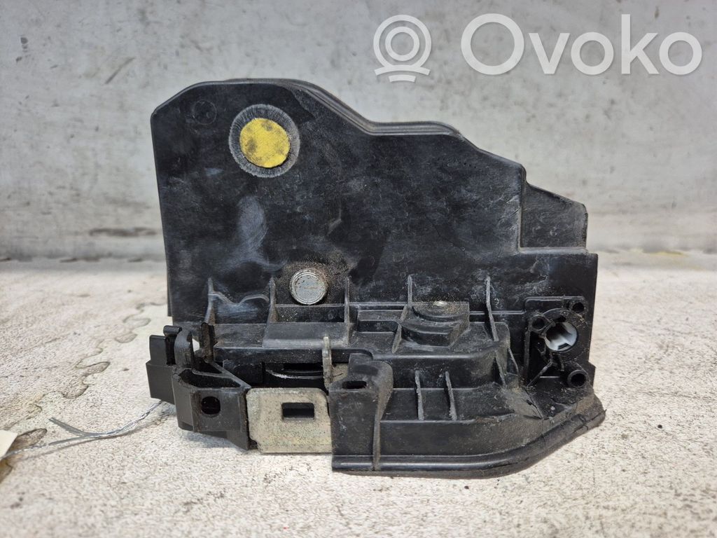 Etuoven lukko   51217202143