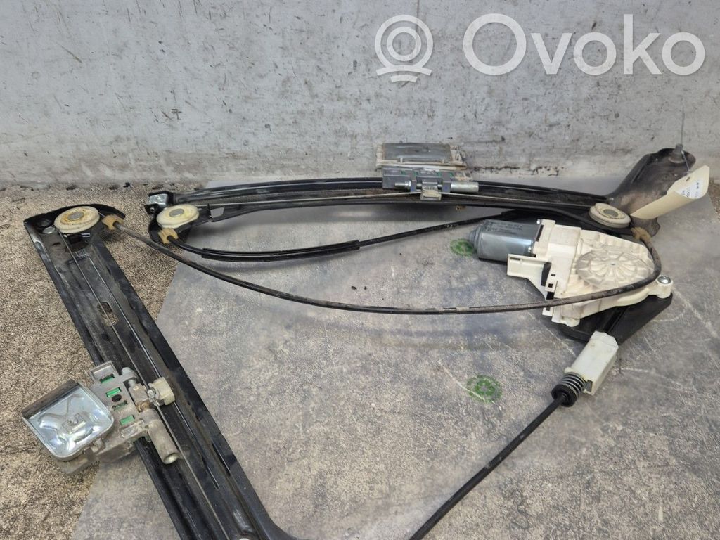 Audi A5 8T 8F Elektryczny podnośnik szyby drzwi przednich 