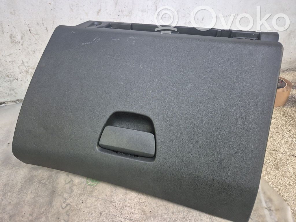 Peugeot 208 I Juego guantera 