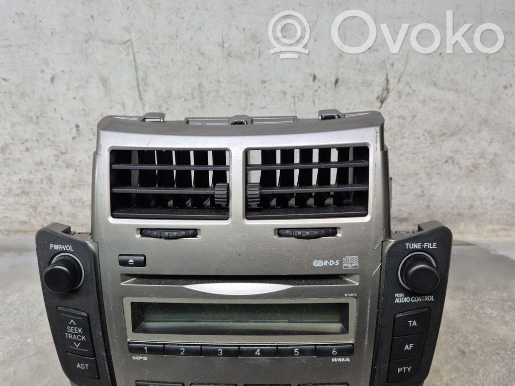 Toyota Yaris Panel / Radioodtwarzacz CD/DVD/GPS 