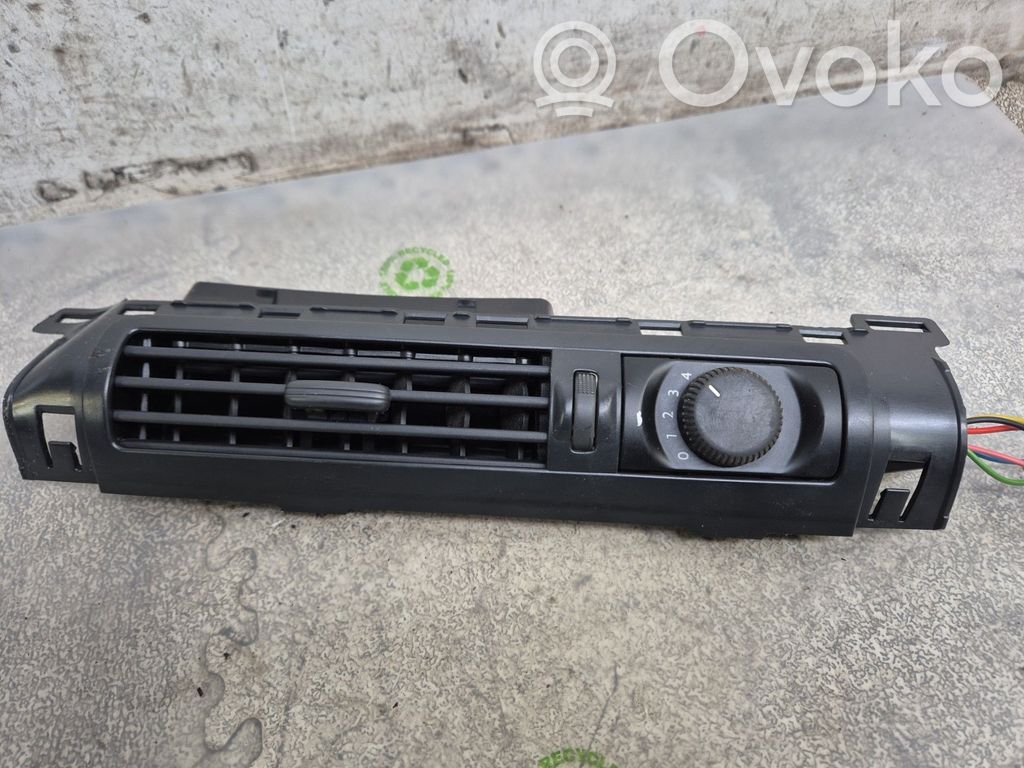 Peugeot 5008 Griglia di ventilazione centrale cruscotto 