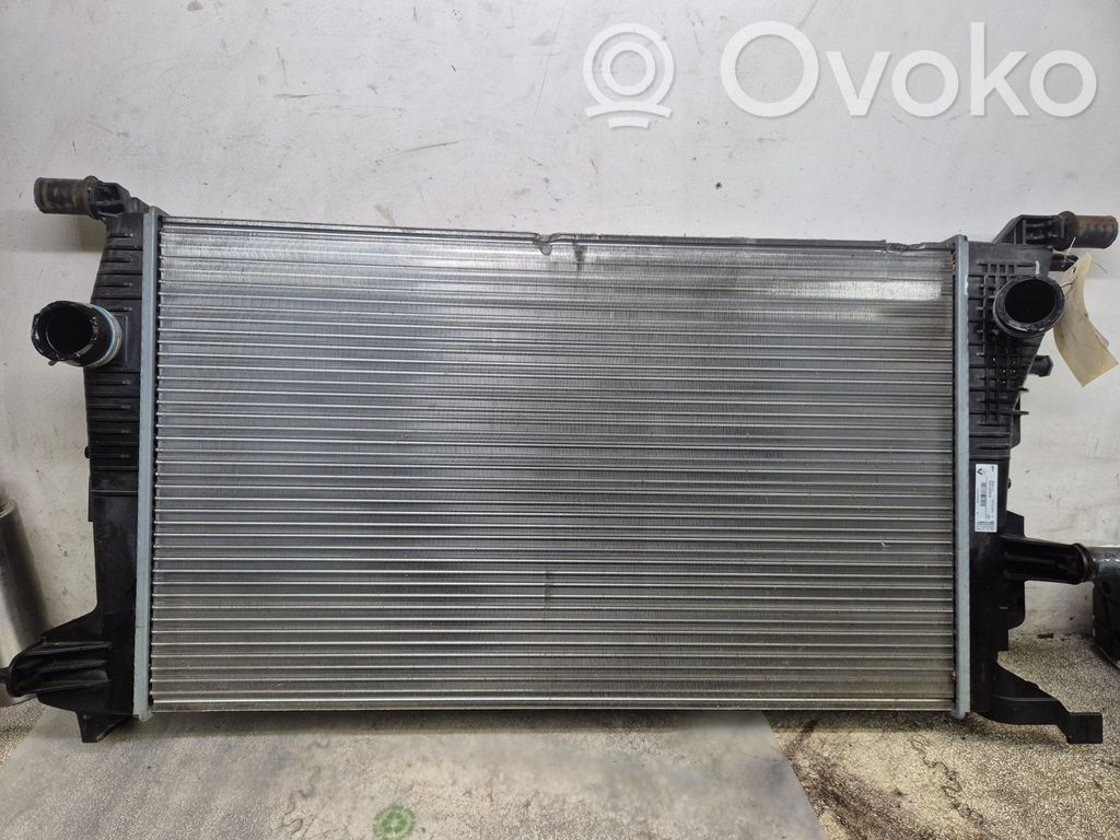 Renault Megane III Radiator lichid răcire 