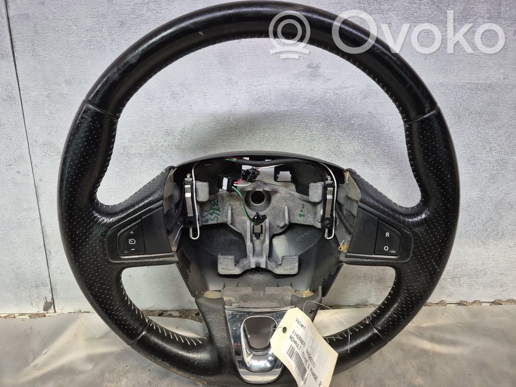 Renault Megane III Ohjauspyörä 