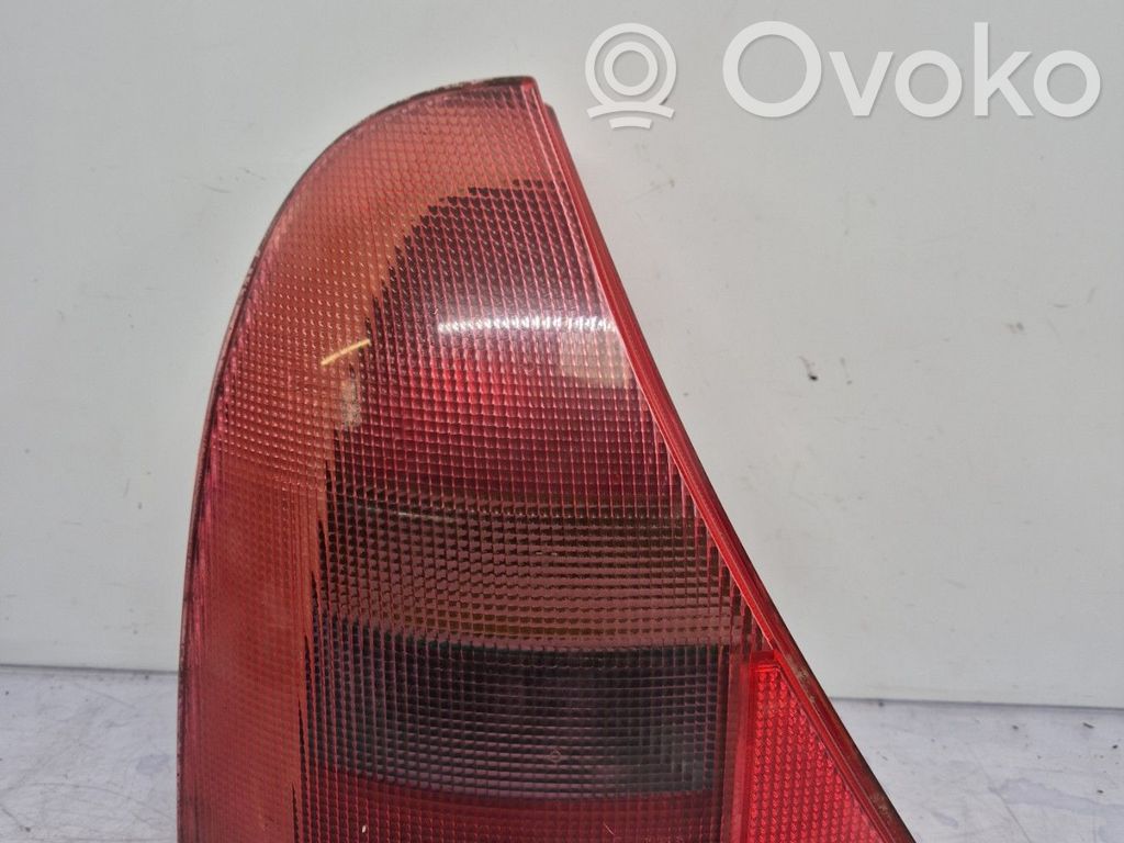 Renault Clio II Luci posteriori 