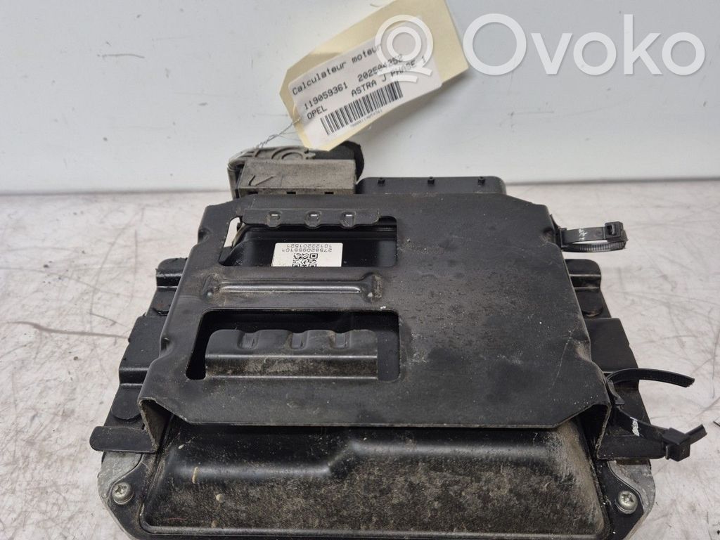 Opel Astra J Engine control unit/module 