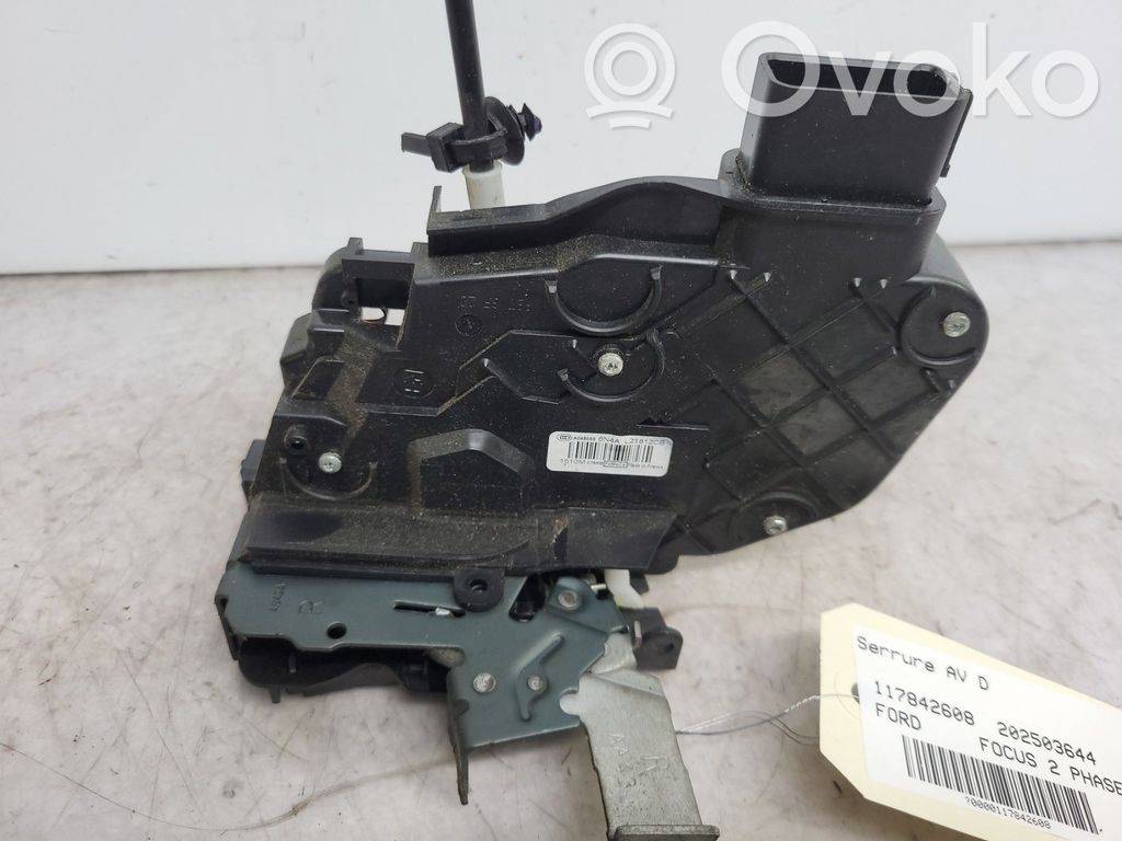 Ford Focus Priekšpusē slēdzene 