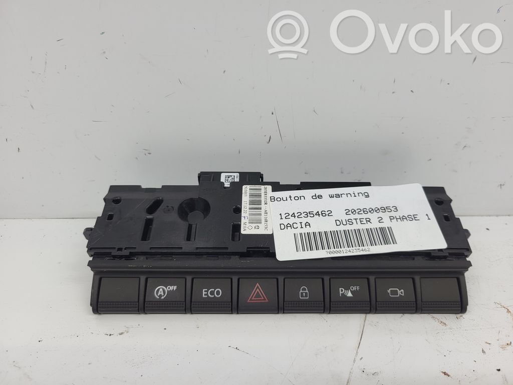 Dacia Duster II Botón interruptor de luz de peligro 