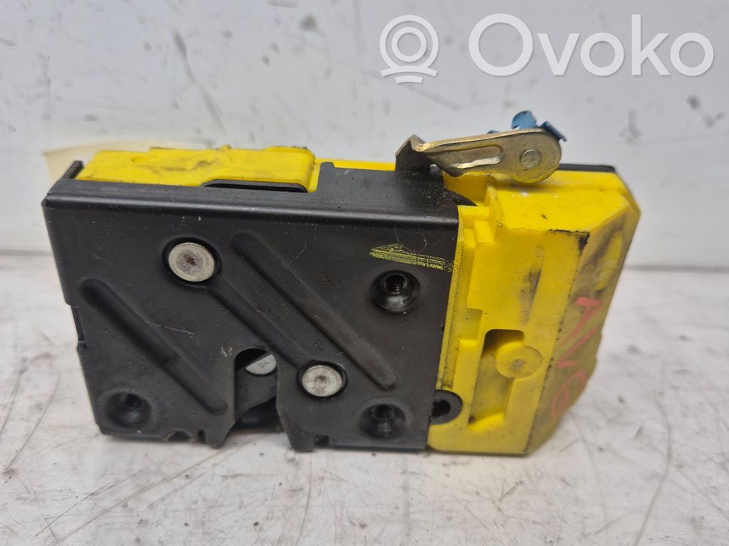Volvo XC90 Front door lock 