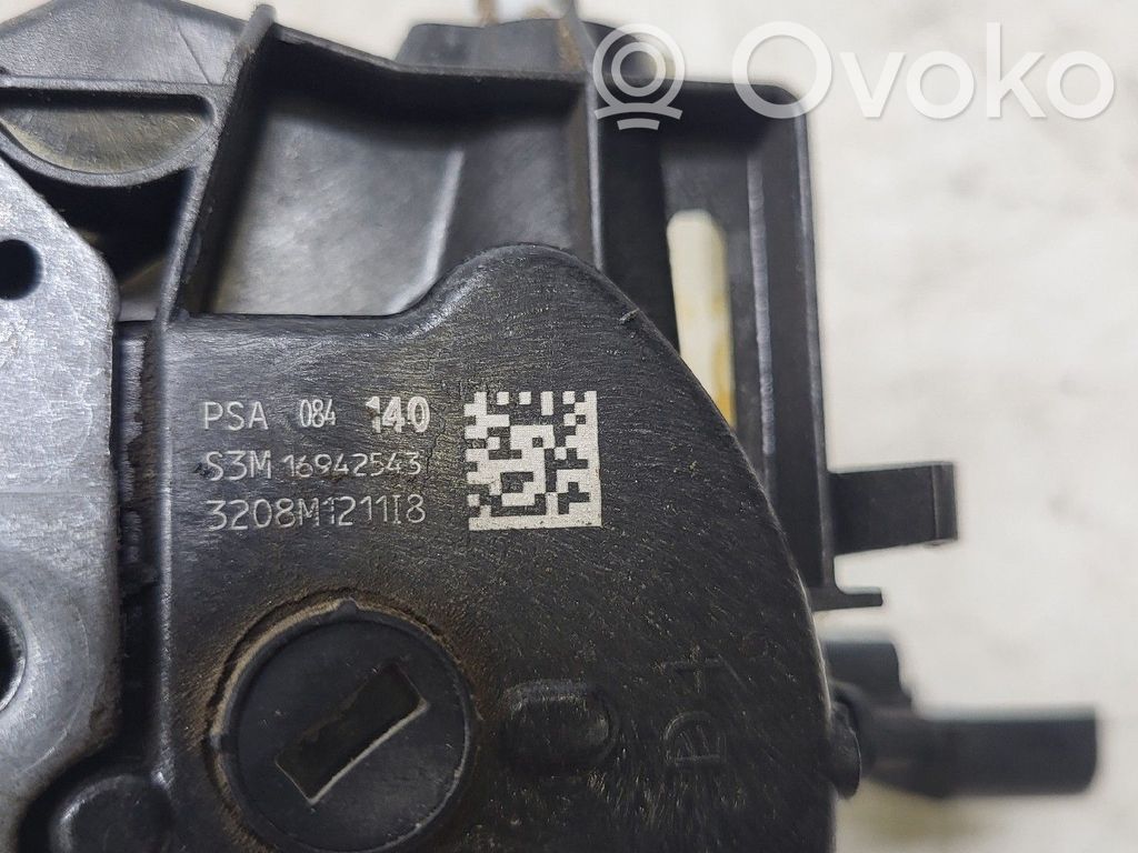 Front door lock   9808414080