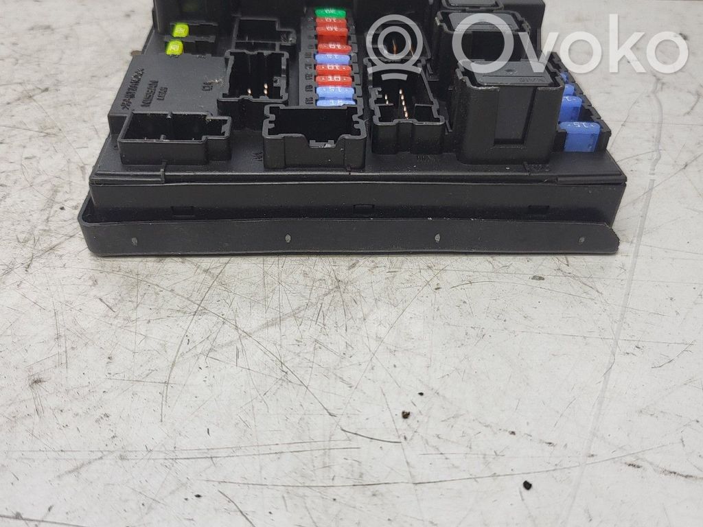 Nissan Juke I F15 Unidad de control del BSM 