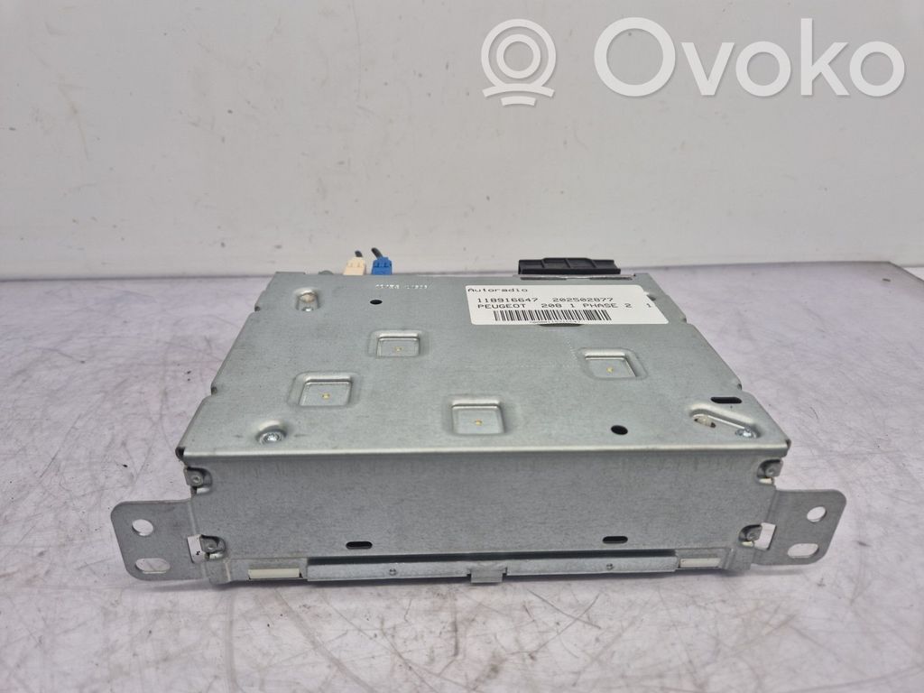 Peugeot 208 I Panel / Radioodtwarzacz CD/DVD/GPS 